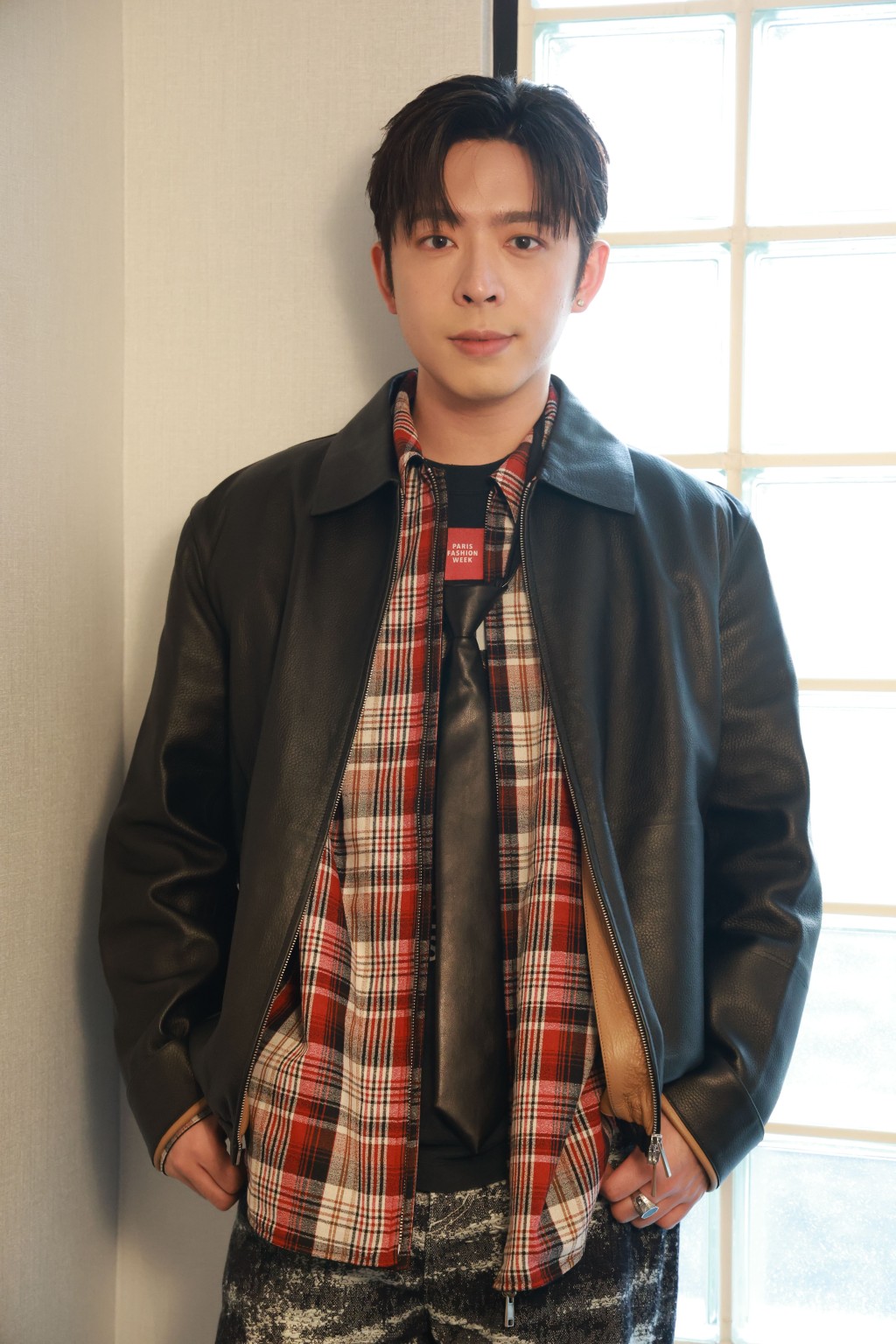 《金多寶》中Edan常常為鍾雪瑩排難解紛。