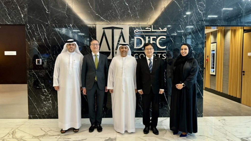 代表團亦到訪的迪拜國際金融中心法院。