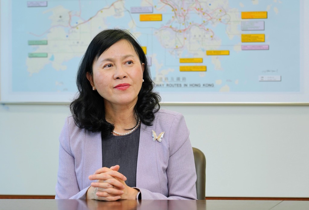 回顧過去的經驗，陳美寶認為最重要的是要由政府牽頭作政策主導，團隊文化改變、創新破局的思維亦同樣重要。