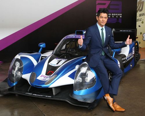 郭富城晒新战车