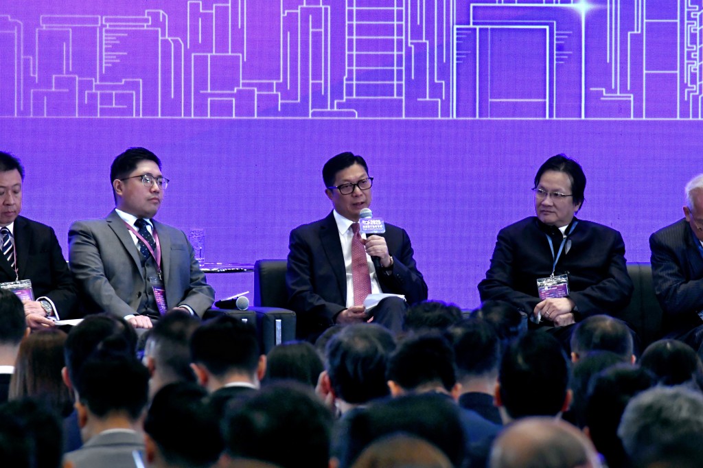 鄧炳強表示,會繼續推進抗毒禁毒工作。 鄧炳強表示,會繼續推進抗毒禁毒工作。