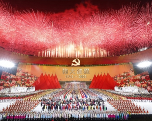 鳥巢昨晚(28日)舉行盛大的文藝晚會,主題是《偉大征程》。新華社圖片