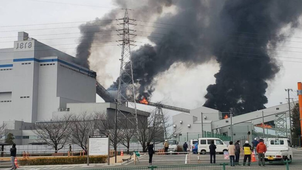 愛知縣武豐火力發電廠疑似發生爆炸。（社交平台 Ｘ）