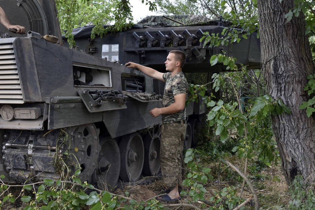 俄军指，在乌克兰战场上摧毁大量德国制「豹2」坦克。 路透社