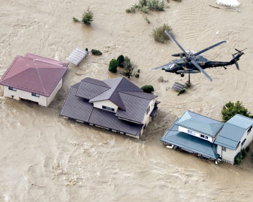 日本最近遭受颱風吹襲。AP圖片