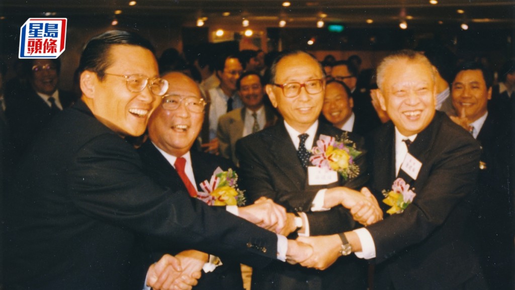 首届行政长官选举的四名角逐人（左起）吴光正、李福善、杨铁梁及董建华。资料图片