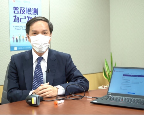 陳信禧指登記過程簡單快捷,大概一至兩分鐘便可完成。