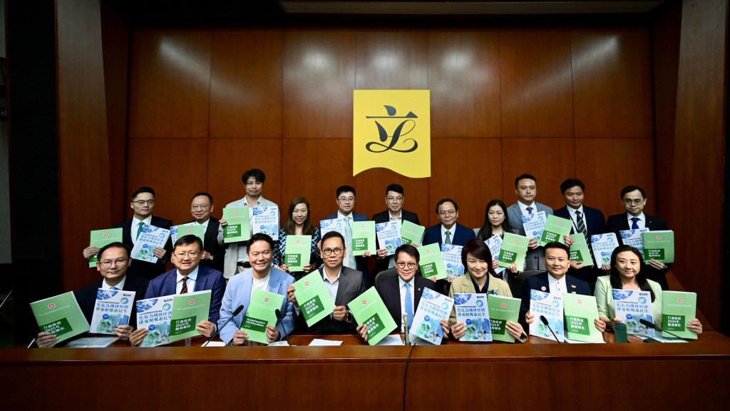 立法會選舉2025｜民建聯派26人參選 3區直選派兩隊出戰 梁熙、劉國勳、李世榮等5人棄選