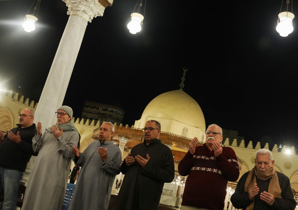  埃及一間清真寺慶祝齋戒月開始。路透社