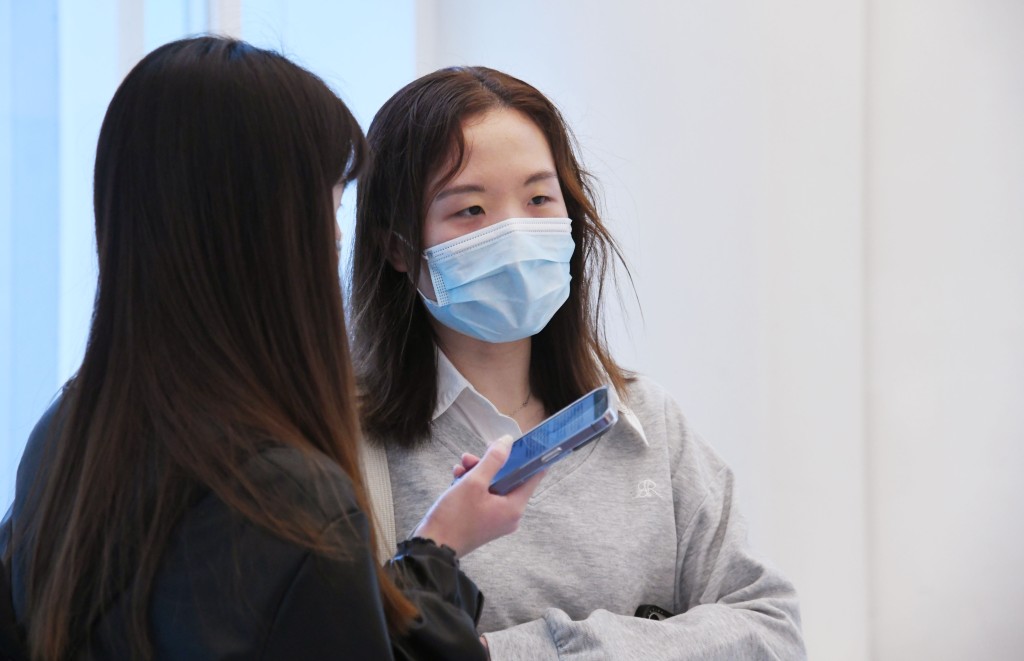從事護士工作多年的龐小姐向記者表示，她有意轉行成為醫生。