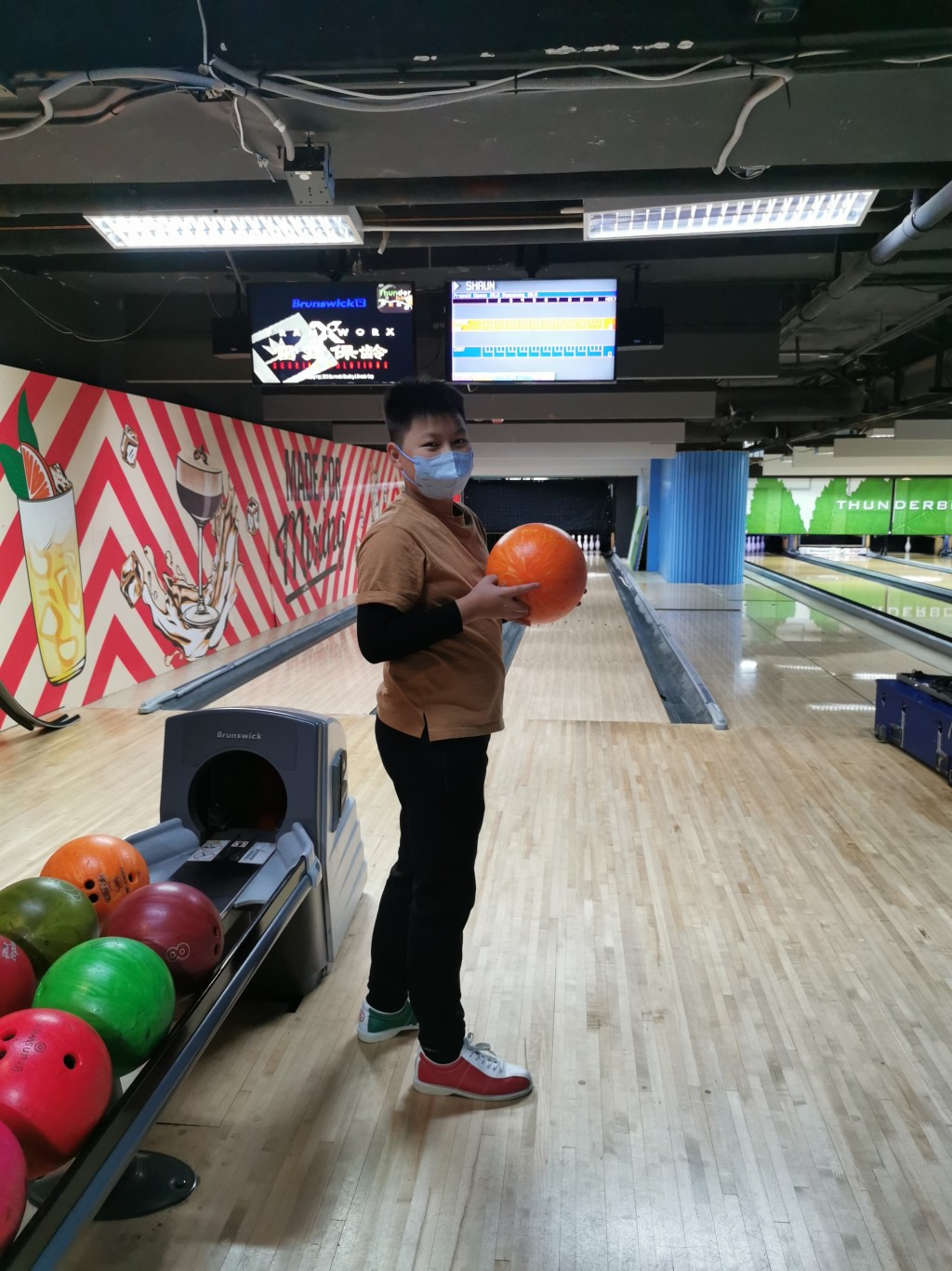 ■廖予生自少喜歡「波類」物體,今日亦然。「打桌球有很多複雜的地方,但無阻我熱誠,始終都是我喜歡的運動。像描入洞的角度如何,怎樣防守,又不會失機會……」(照片由受訪者提供) ■廖予生自少喜歡「波類」物體,今日亦然。「打桌球有很多複雜的地方,但無阻我熱誠,始終都是我喜歡的運動。像描入洞的角度如何,怎樣防守,又不會失機會……」(照片由受訪者提供)