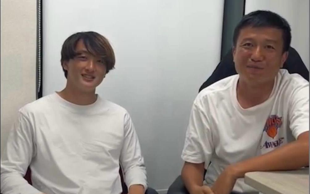 王至尊在直播上宣佈鷹取聖加盟至尊沙田。直播截圖 王至尊在直播上宣佈鷹取聖加盟至尊沙田。直播截圖