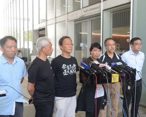 多名民主派議員批評林鄭月娥的言論。
