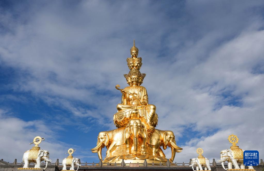 峨眉山景區金頂的四面十方普賢坐像。新華社