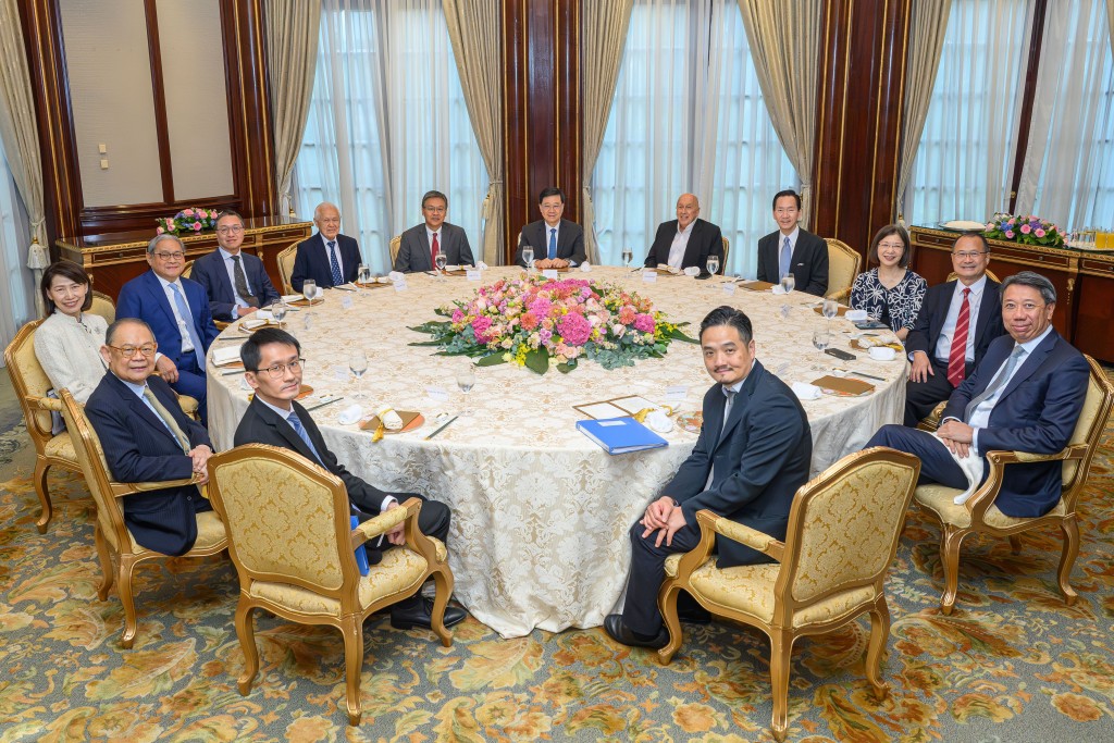 七月三十日舉行的第三場會議。政府新聞處圖片