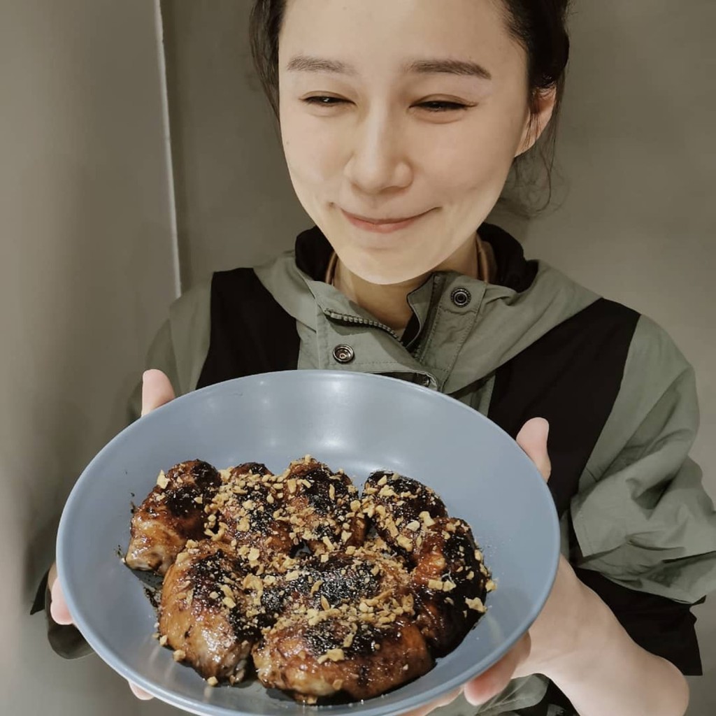 黃翠如嘅皮膚好好。