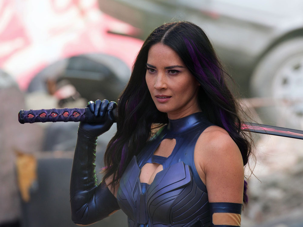畢維納曾在美國女星Olivia Munn面前自瀆。