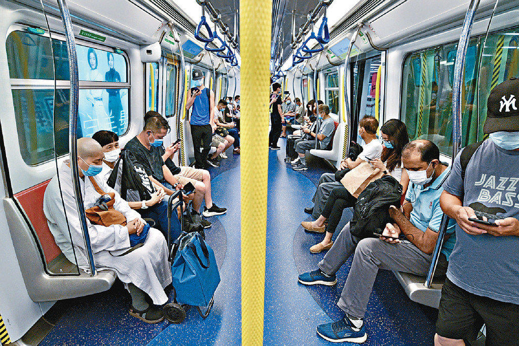 ■為支援社區抗疫,港鐵恒常車費優惠等,兩年合共涉數十億。 ■為支援社區抗疫,港鐵恒常車費優惠等,兩年合共涉數十億。