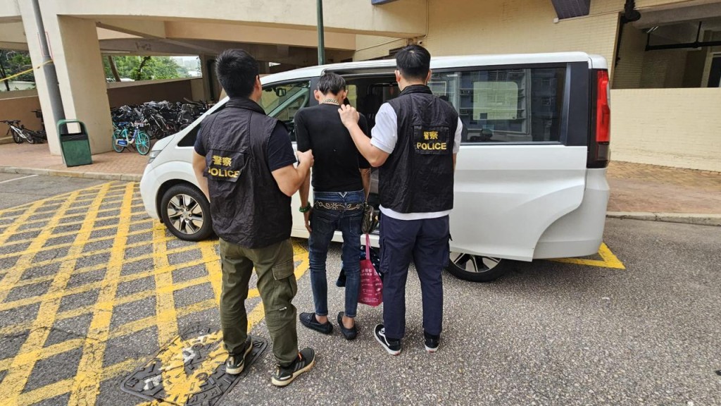 將軍澳62歲單車賊 遭巡警斷正落網。警方圖片