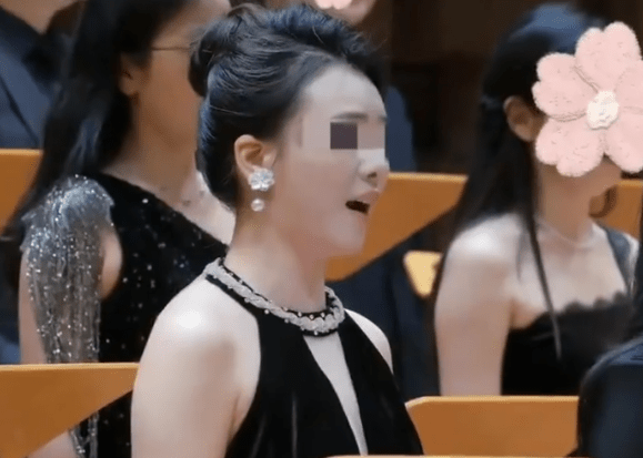 成都錦鯉合唱團成員吳女士。大河報