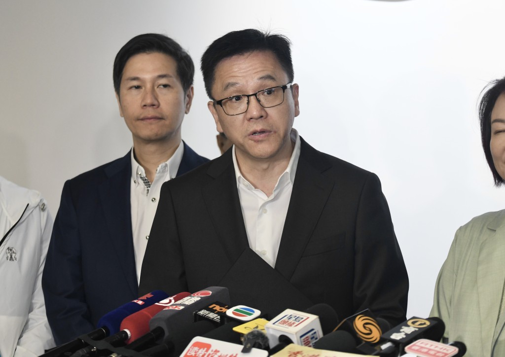 孫東表示,議員們在考察過程中提出很多極具建設性意見。 孫東表示,議員們在考察過程中提出很多極具建設性意見。