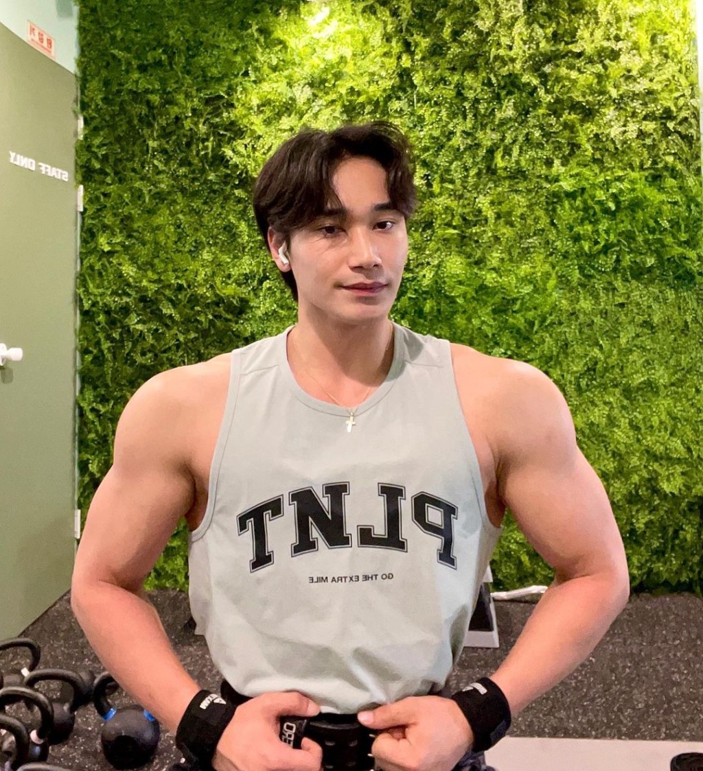 現年28歲。
