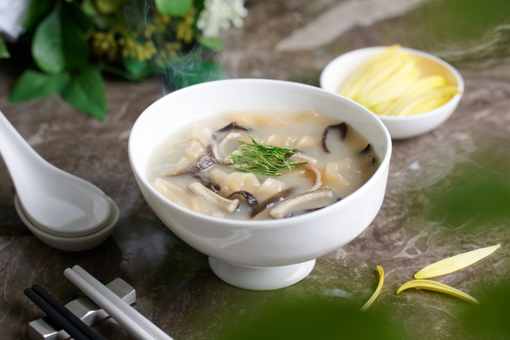 花膠黃鱔羹 $238/位