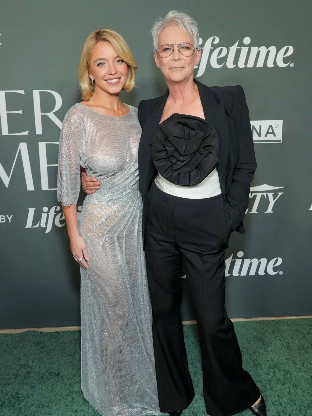 Sydney與珍美李寇蒂絲齊獲表揚。 Sydney與珍美李寇蒂絲齊獲表揚。