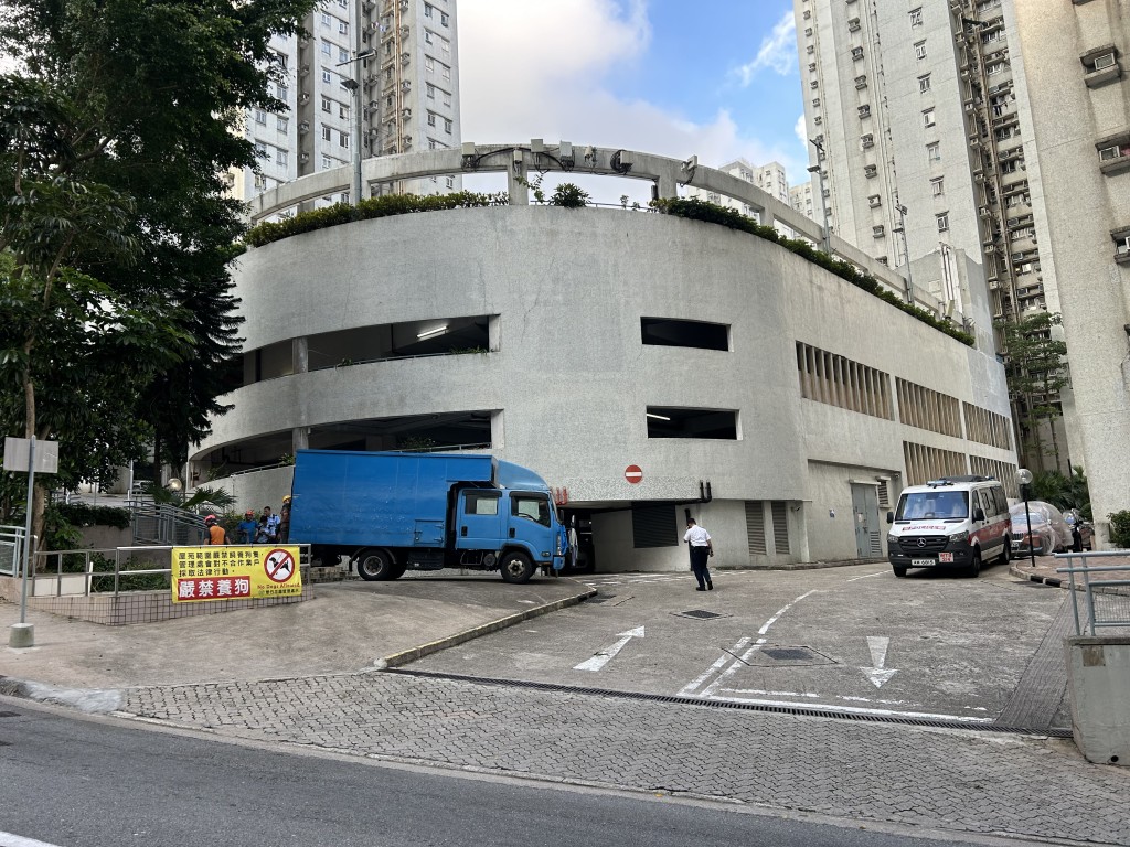 警方正調查事件。 警方正調查事件。