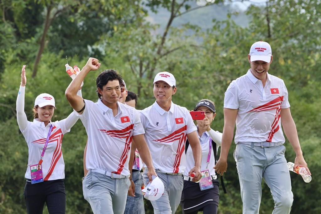2023年10月1日，許龍一奪得高爾夫球男子個人賽金牌，亦是香港歷來首面高球亞運獎牌。徐嘉華攝