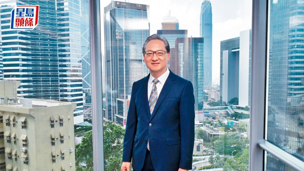 中國海外游偉光表示,「減辣三招」預計為香港樓市注入新動力,刺激市場成交量。