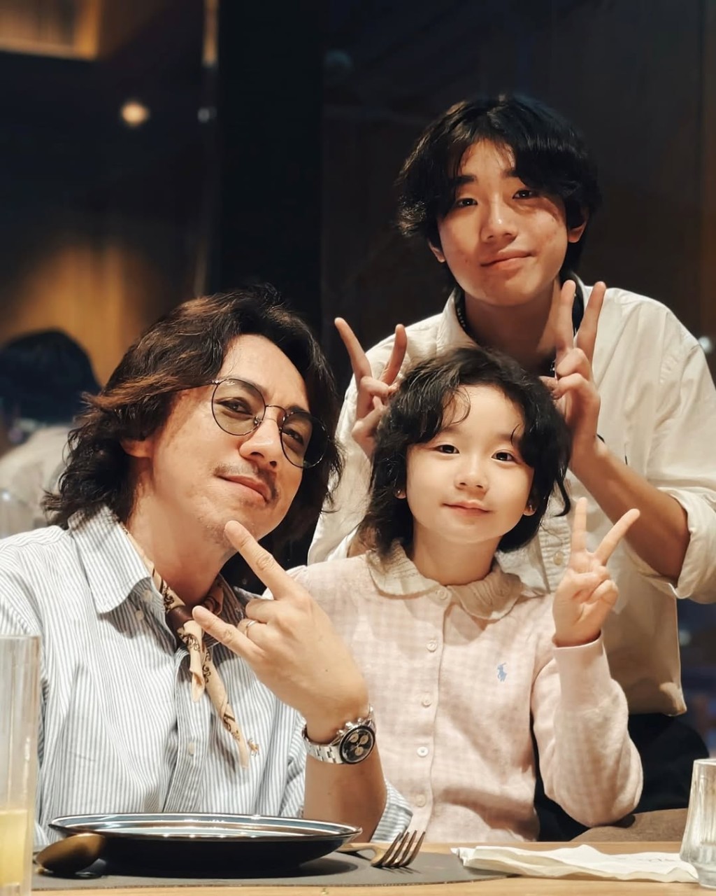 張瞻和妹妹感情深厚。 張瞻和妹妹感情深厚。