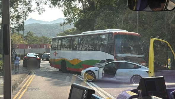 西貢公路發生三車相撞意外。fb 馬路的事討論區