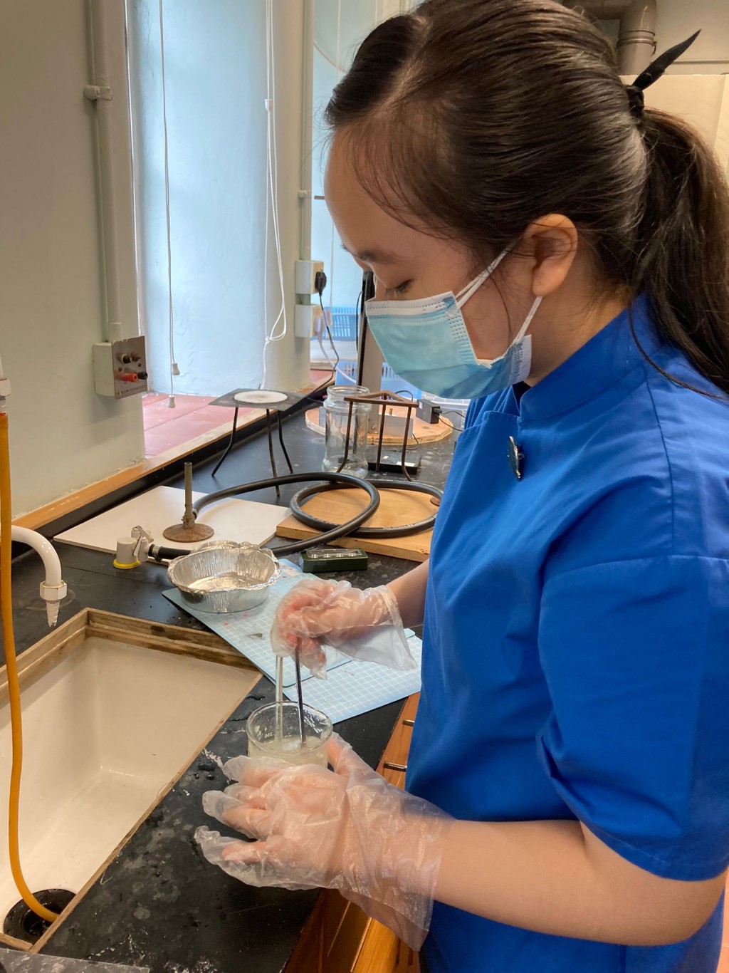 團隊在比賽前兩星期決定改變研究方向。