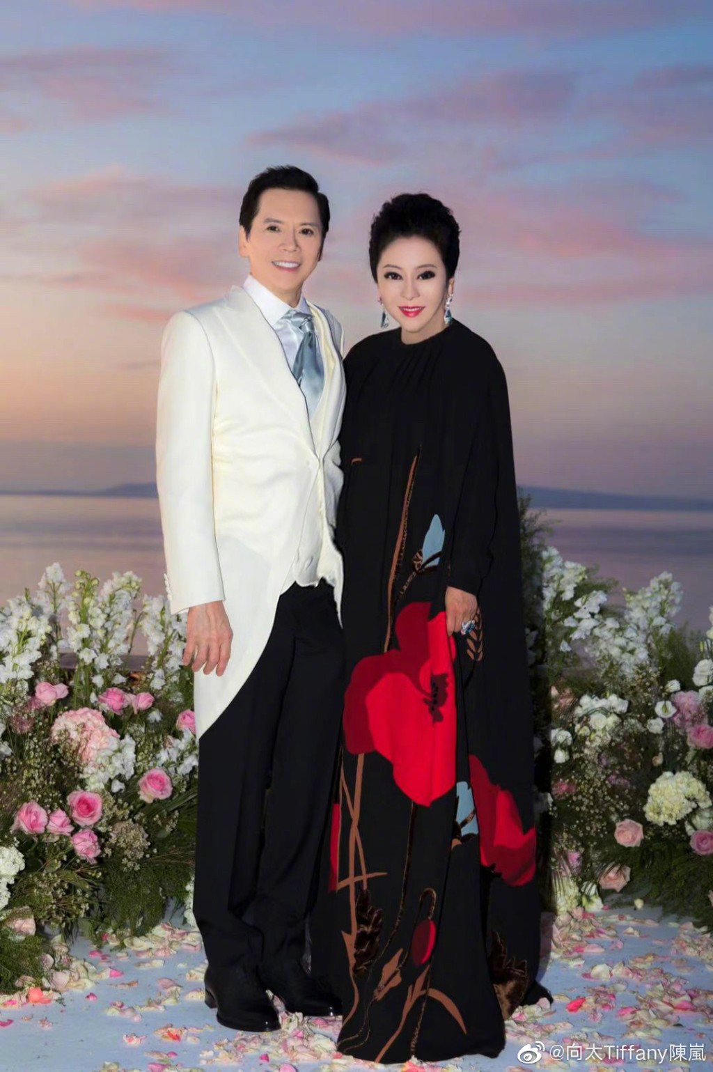 向華強和向太榮升老爺奶奶。