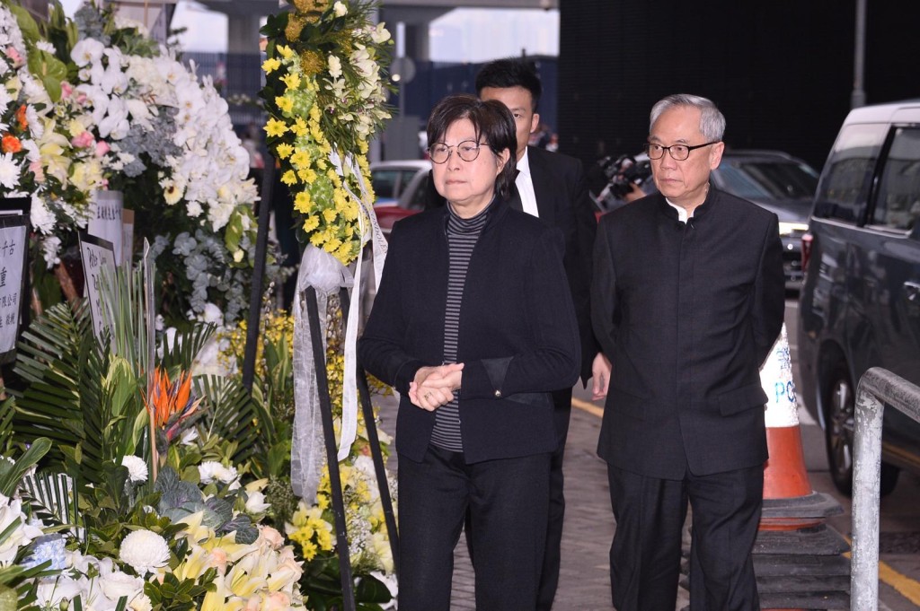 前特首曾蔭權及太太曾鮑笑薇。