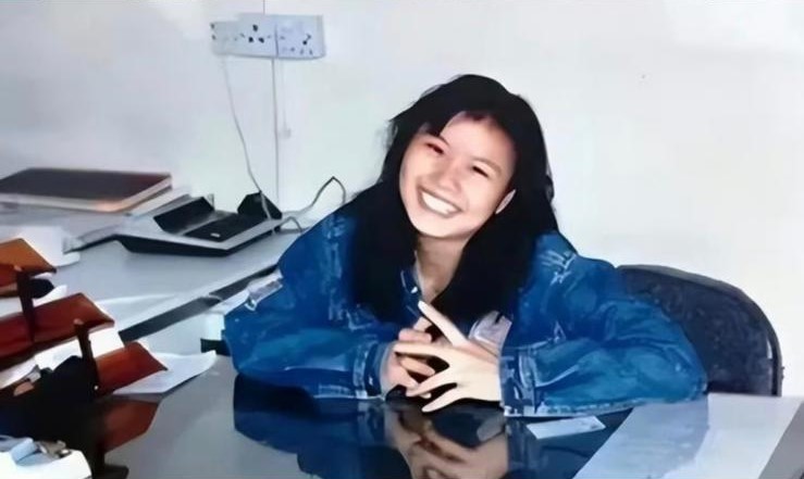 周群飛早年一邊打工，一邊進修會計、電腦等知識。（網上圖片）