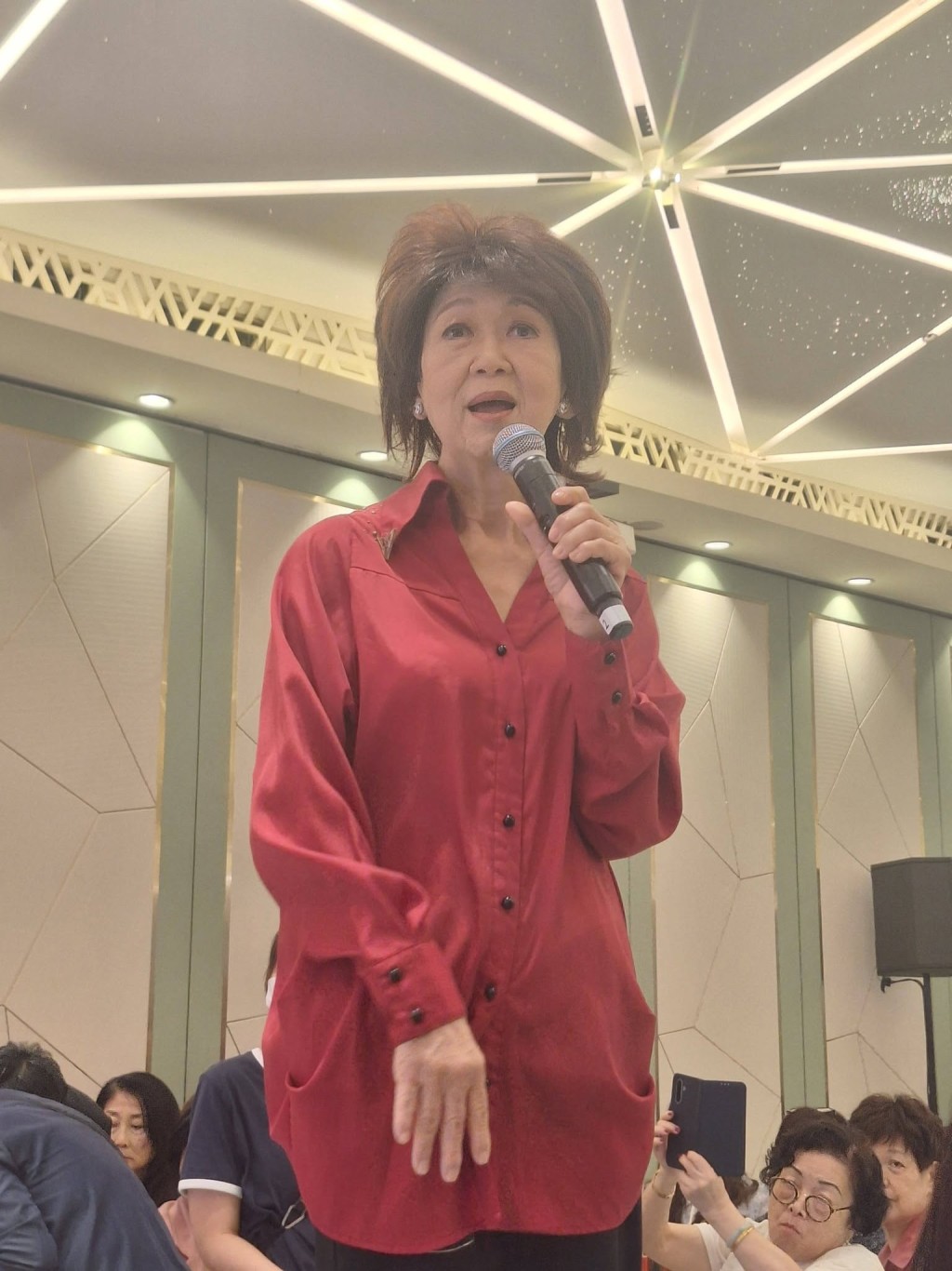 網民憂健康再亮紅燈。