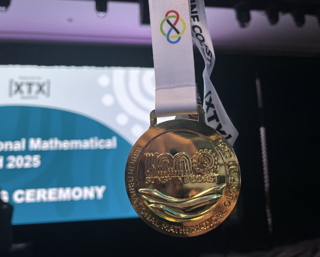 2025年奥数比赛金牌。  X@sato2718 2025年奥数比赛金牌。  X@sato2718