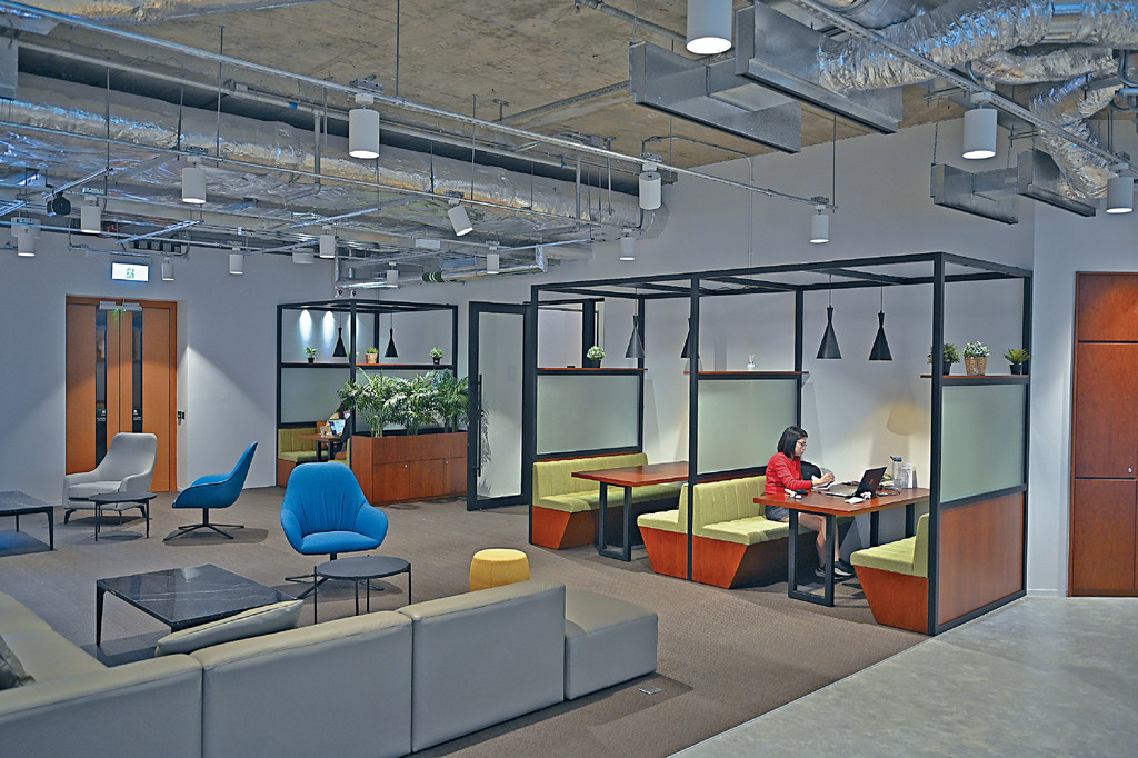 ■Signature加入「Design Your Office」服務，讓顧客自行選擇打造自己專屬的辦公室。