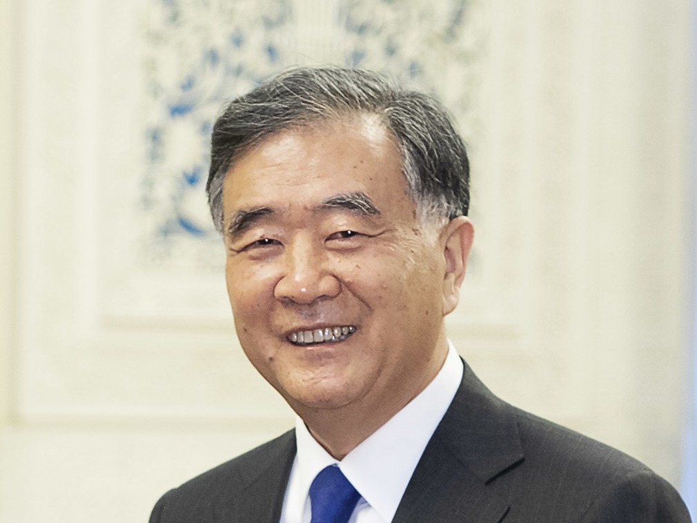 中共中央政治局常委、全國政協主席汪洋前往為葉選平送別。