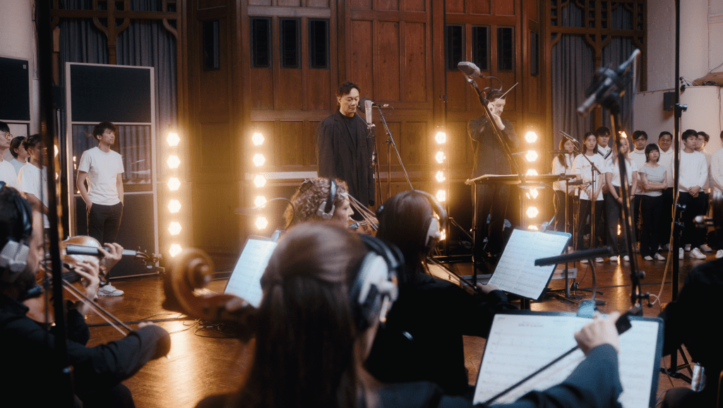 陳奕迅親赴英國,創作《K歌之王 AIR》管弦樂版本。 陳奕迅親赴英國,創作《K歌之王 AIR》管弦樂版本。