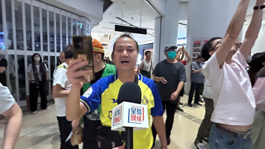 曾先生估計巴西會以 3:1 勝出。蔡楚輝攝