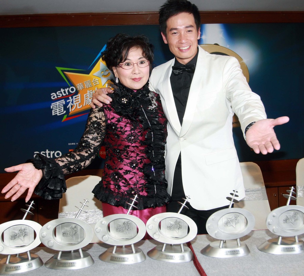 陈豪与李司棋曾在《2008年Astro华丽台电视剧大奖》中，凭《溏心风暴》夺「我的至爱男主角」、「我的至爱角色」奖；李司棋亦凭同剧夺「我的至爱女主角」、「我的至爱角色」奖。