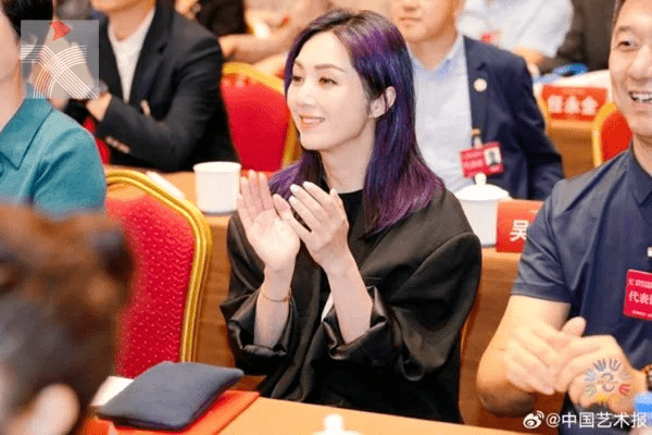 香港代表著名歌手楊千嬅獲選為第三屆理事。