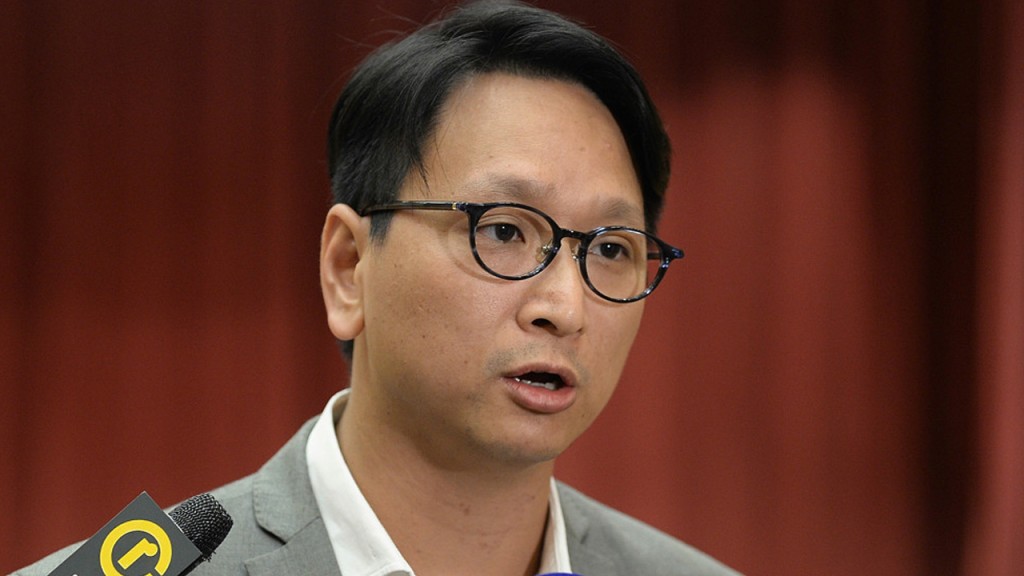 鄧家彪。資料圖片