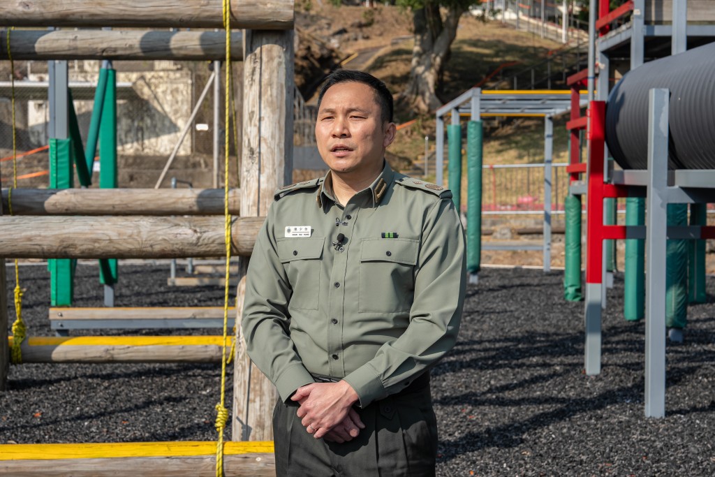 懲教署助理署長(行動)陳少恒表示,挑戰賽讓懲教人員在公平競技的平台下互相挑戰和學習,有助大灣區懲教工作的長遠發展。 懲教署助理署長(行動)陳少恒表示,挑戰賽讓懲教人員在公平競技的平台下互相挑戰和學習,有助大灣區懲教工作的長遠發展。