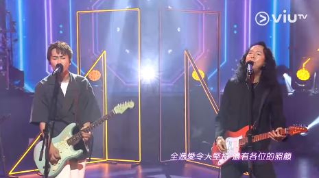 Joey與ToNick合唱Rock版《蒙著嘴說愛你》。