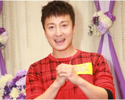 小方又指由林盛斌(Bob)等人主持的《美女廚房》是假的。