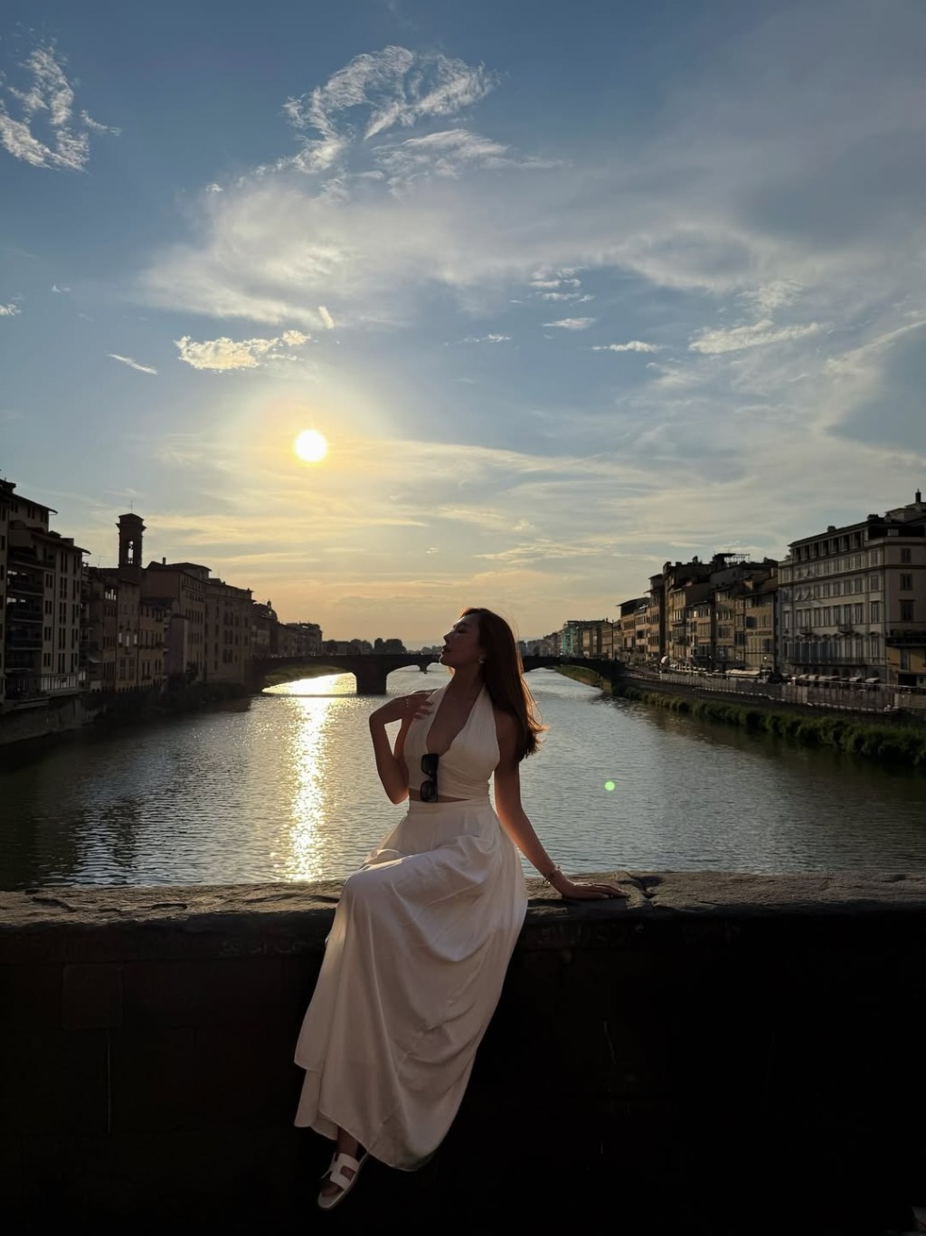 梁允瑜比夕陽更美。 梁允瑜比夕陽更美。